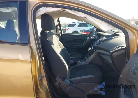 2014 Ford Escape S z USA, uszkodzony, nr VIN 1FMCU0F76EUB95443